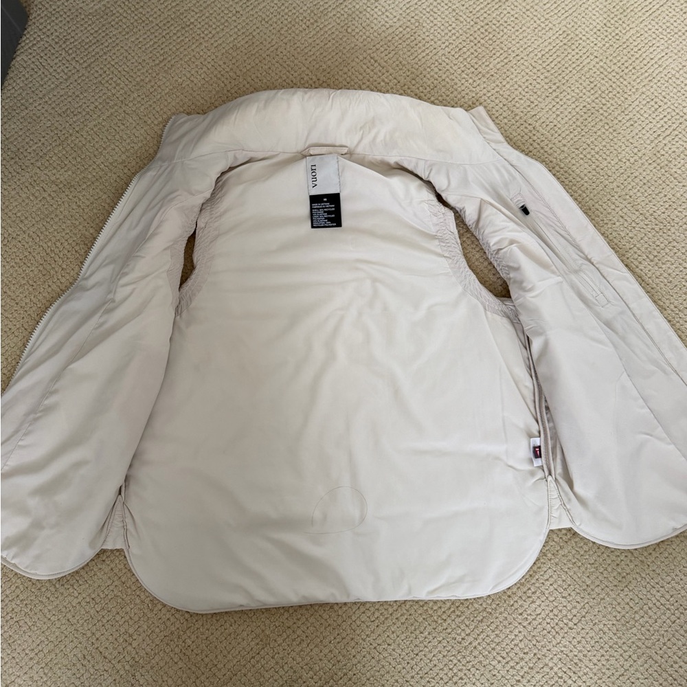 Vuori Canyon Insulated Bone Vest Sz XS - Picture 3 of 4